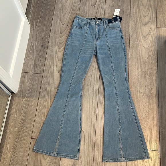 Hollister High Rise Flare Jeans Split bottom- Size 3S- W26 L29- BRAND NEW- NWT - Picture 8 of 8